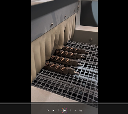 廣州客戶案例:模具自動(dòng)噴砂機(jī)工作視頻 廣州客戶案例:模具自動(dòng)噴砂機(jī)工作視頻